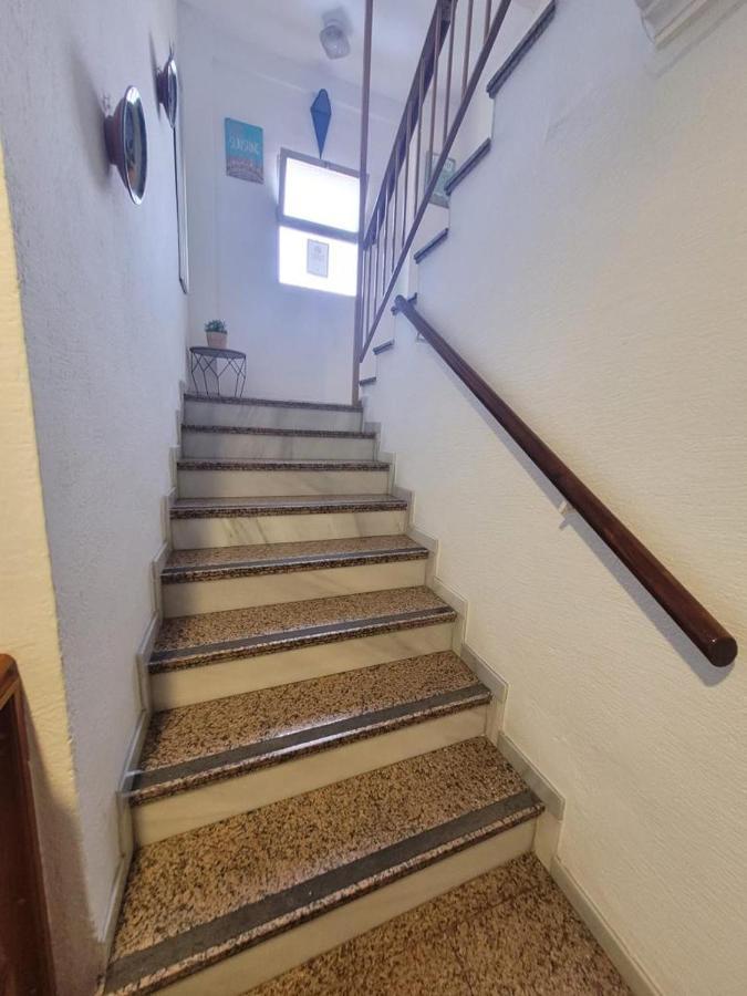 Hostal Mediterraneo Torre Del Mar Exterior photo