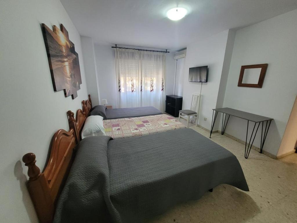 Hostal Mediterraneo Torre Del Mar Exterior photo