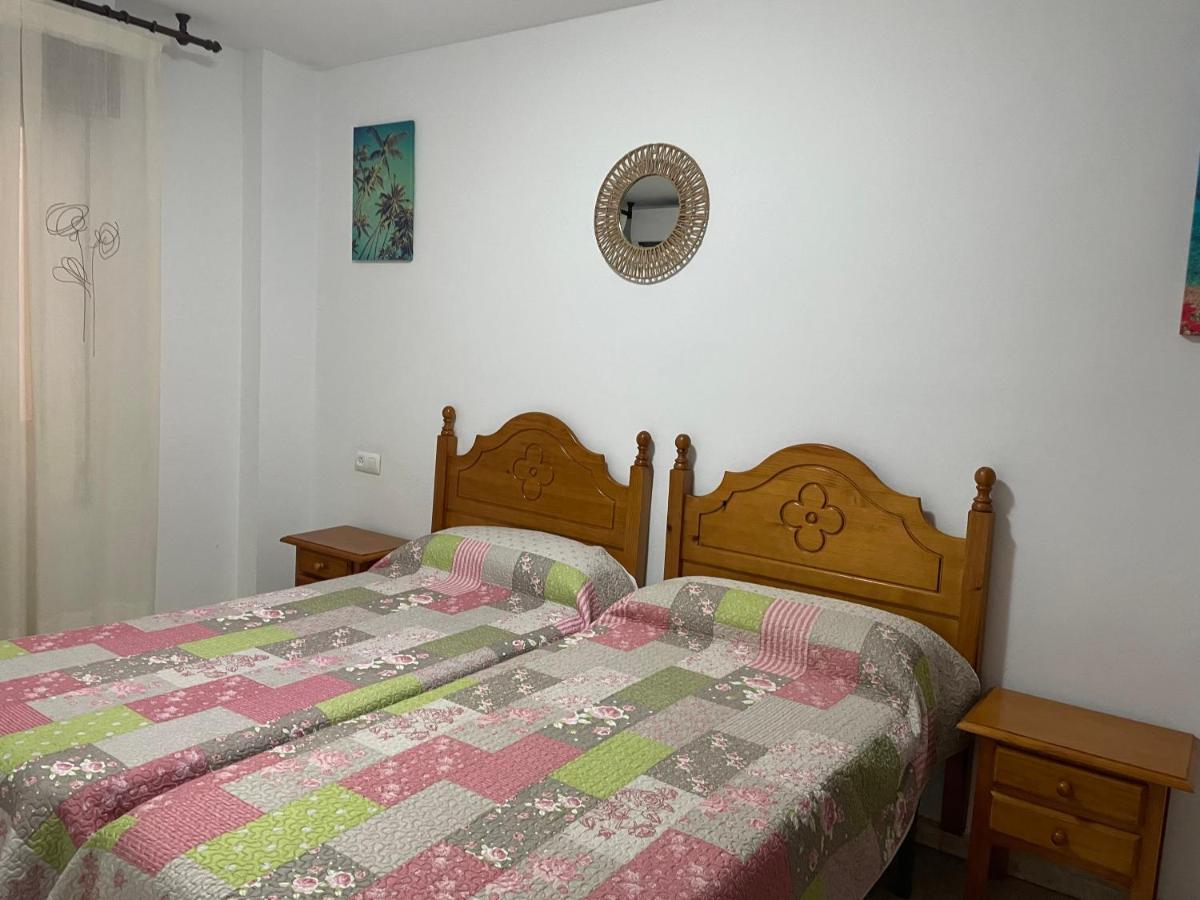 Hostal Mediterraneo Torre Del Mar Exterior photo