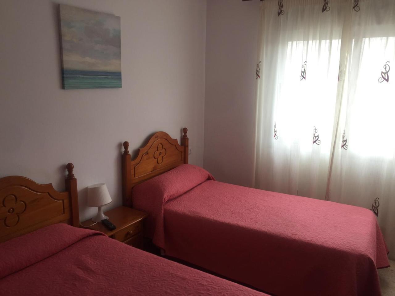 Hostal Mediterraneo Torre Del Mar Exterior photo